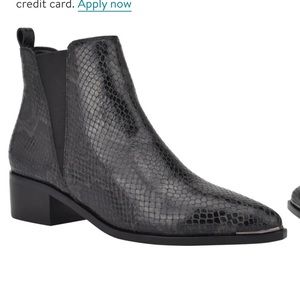 Marc fisher Yale Chelsea boot black snake 9